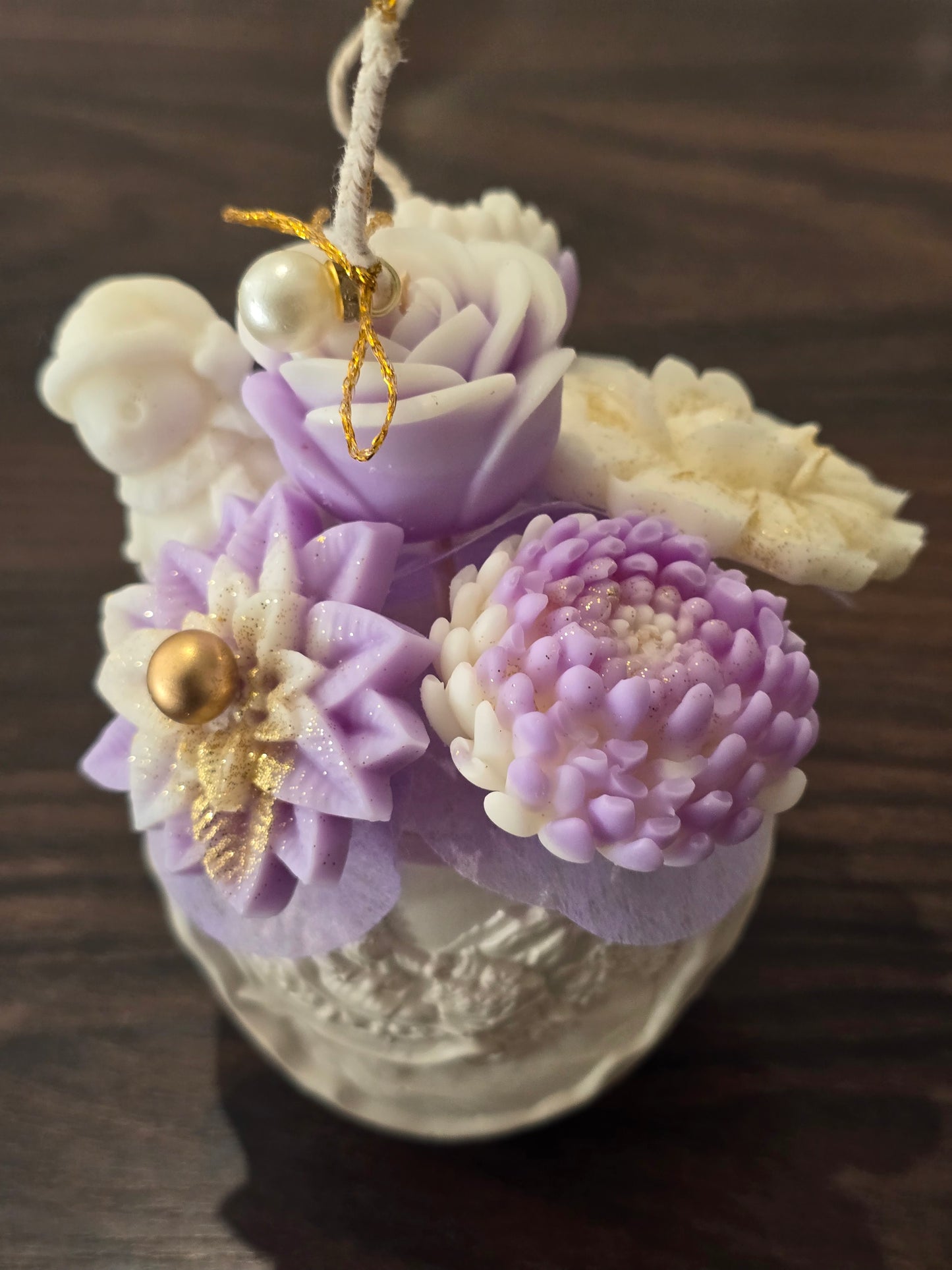 Bougies & Fondants de fleurs parfumées en contenant Jesmonite